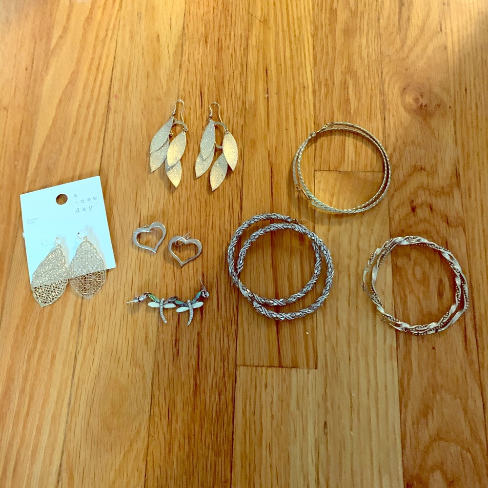 Set of 6 different earrings